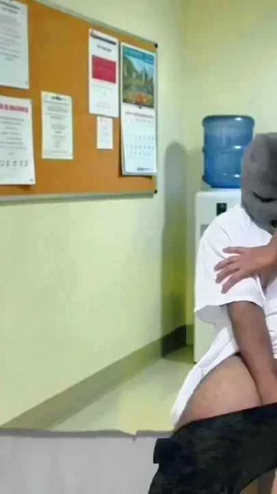 Doctor secret relationship with nurse Awek melayu farah Clip 1