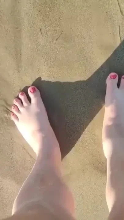 Topless at the beach walking and naked pee