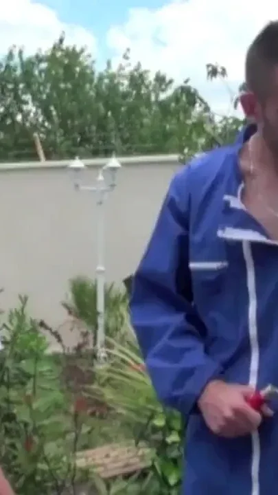 Chad fucked in exhib garden by the straight worker