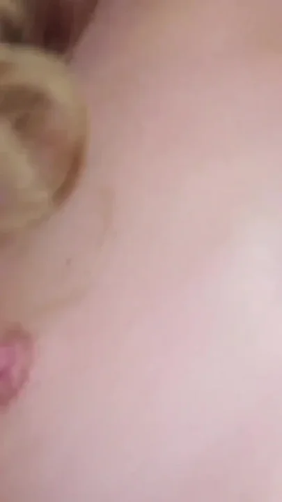 Submissive beauty Jessie Andrews screaming while getting fucked by Manuel Ferrara