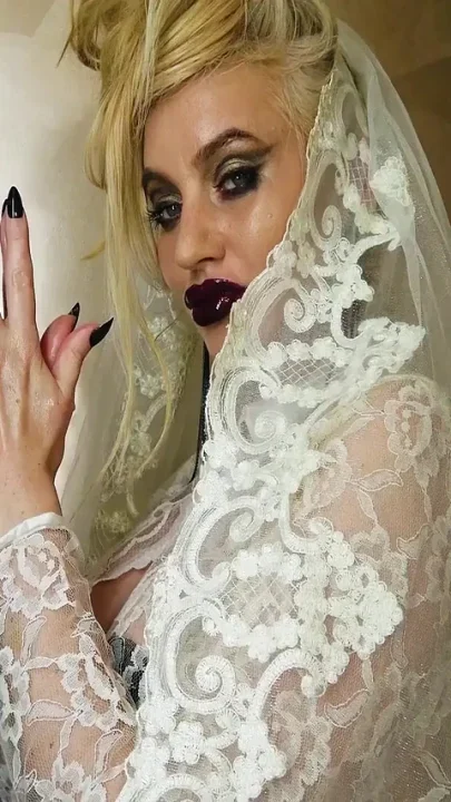 Femdom Lipstick Sexkisses