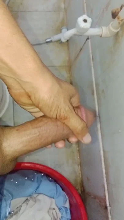 Today I want to do mastarbates in bathroom Clip 1