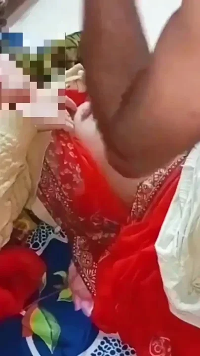 Newly married couple enjoyed midnight hindi sex video Clip 1