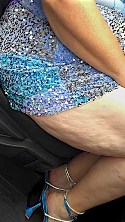Jamdown26 - Big Fat Ass Hijab Woman in Outdoor Parking Lot Masturbating in Her
