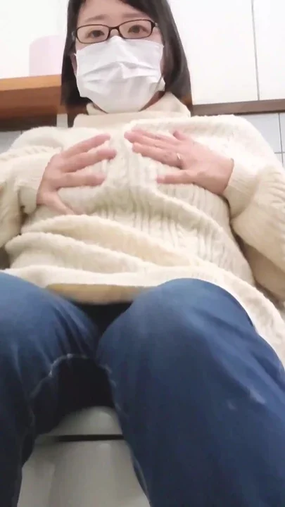 A Married Woman Gets Excited by Toilet Masturbation