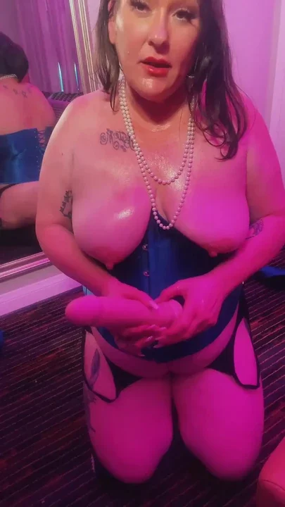 SanDiego8383 Edges herself in front of a man she just met off camera in this
