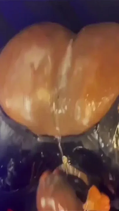 Masturbating My Oiled Ass
