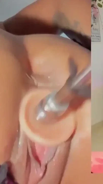 Pleasure Peak RosyEmelys Brunette Beauty Rides a Fuck Machine Moaning Loudly as