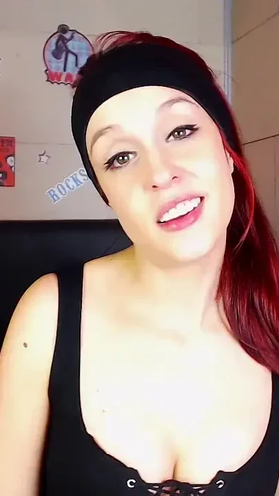 Lamiendo Fetiche De Labios Y Lengua