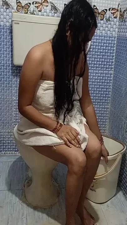 Big Ass Telugu Hyderabadi Indian Wife in Shower