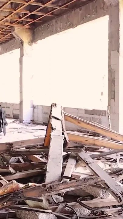 Beautiful Sex With a Schoolgirl In An Abandoned Building Clip 1