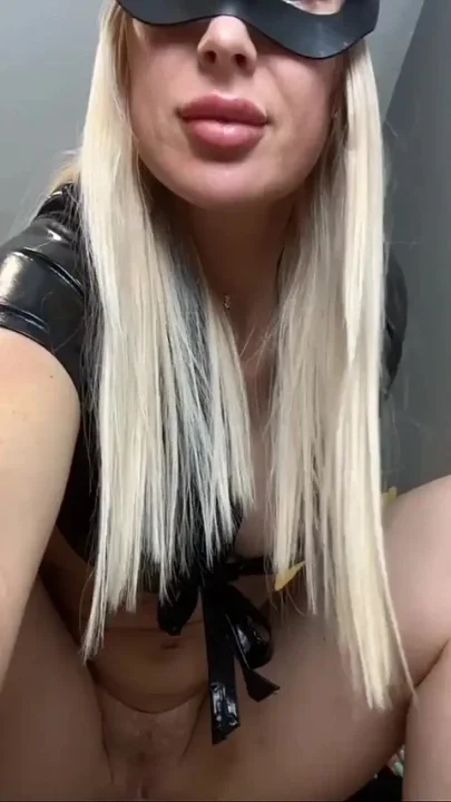 Pussy Destruction Livestream