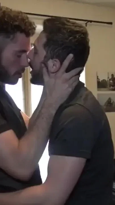 The sexy French boy Rayd Ixon fucked raw by Emerick
