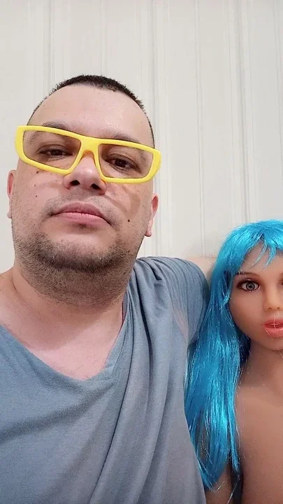 Diana doll with blue hair romania