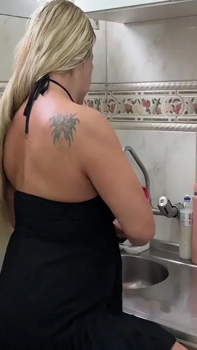 Stepson Helps Stepmom in the Kitchen and Ends up Fucking Her Ass and Ends up