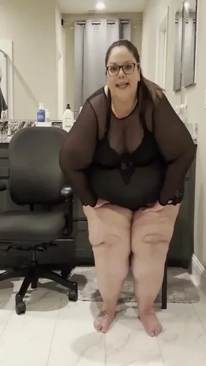 Luxe in Lingerie Plump Paradise Tight Chair Tease wmv