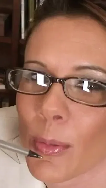 Hornysecretary