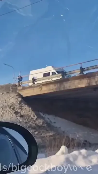 A Fucking Sucker Fucks a Guy Like a Slut on the Highway in a Car Right on the