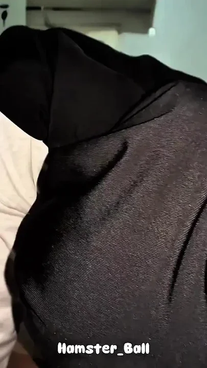Cheating on My Beautiful College Friend for a Blowjob on My Long Cock Clip 1