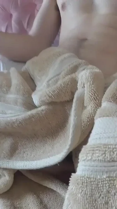 Tonny Maden Super Hot Cumshot During Live Sesh on Chaturbate 205 X 17 Cm Cock