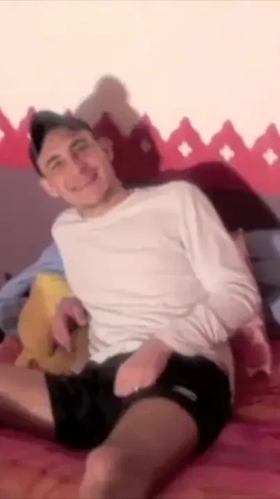 My sexy straight friend accetp to fuck a sextoy