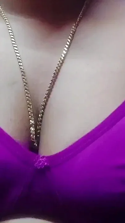 Big boobs horny bhabhi gave sexual pleasure to her husband Clip 1