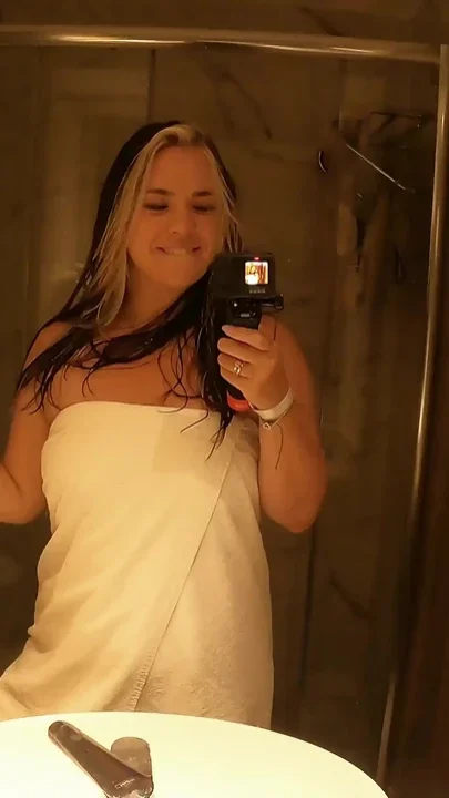 Amateur Hotel Bathroom Fuck