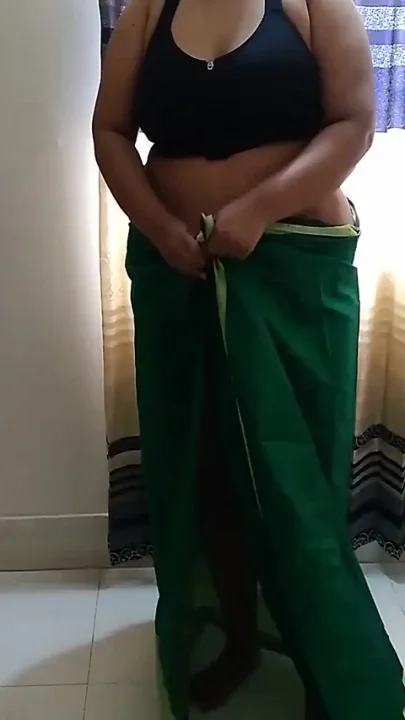 Desi Super Hot Stepaunty Fucked by Neighbor While Wearing Saree - Huge Fuck & Cum