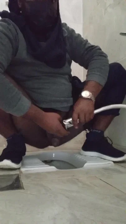 I need a girl from Patna if any girl is available knock me Clip 1
