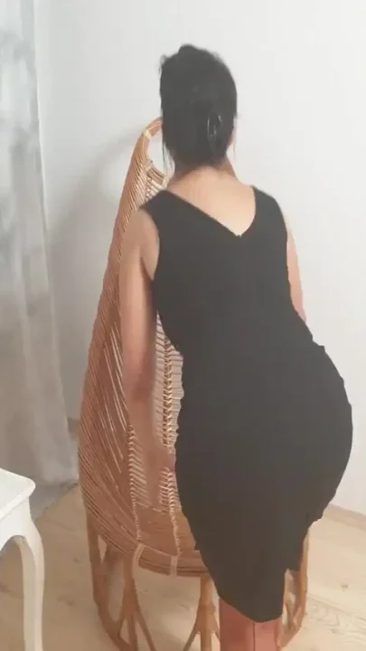 Big dildo and nylons experience