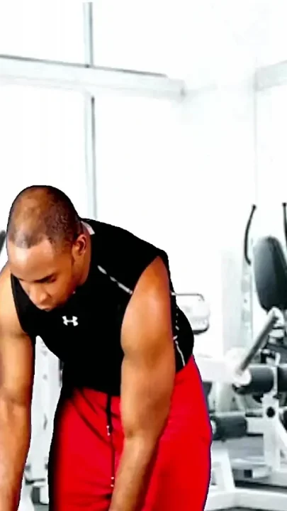 Worshiping Chris' Muscles