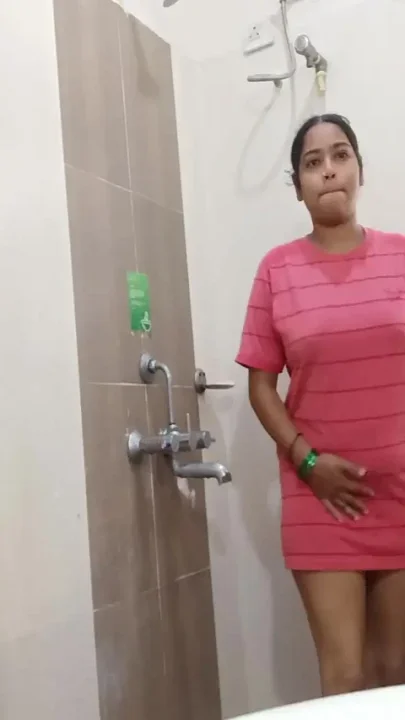 Indian Bhabhi Fingering Pussy While Taking Shower