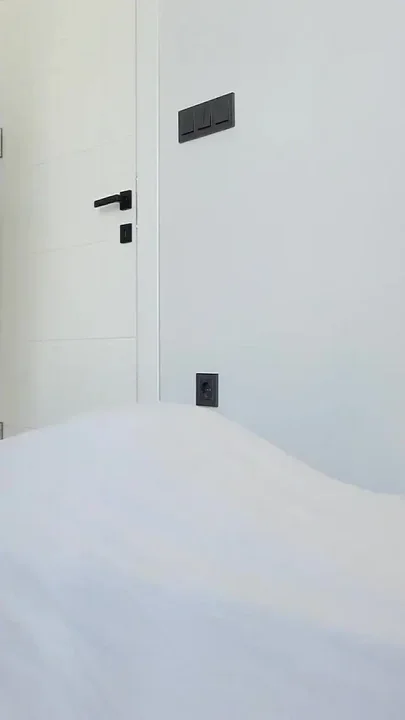 The Masseur's Finger Slid Into Her Anus and She Asked Him to Fuck Her in the Ass