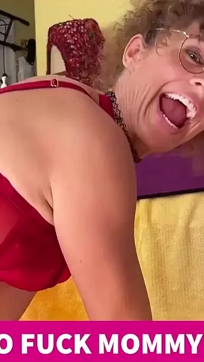 Anal Stepmommy Is Back This Time I'm a 90's Stepmom and I Need My Ass Played