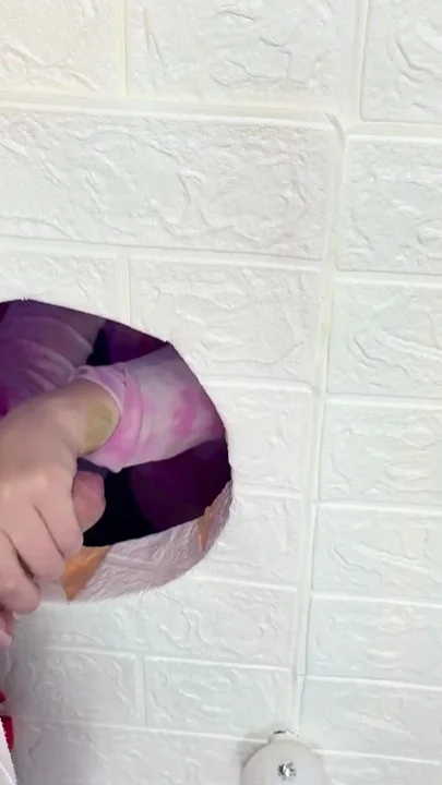 gloryhole cock to twist without stopping AllMyLinks MisssVikki Clip 1