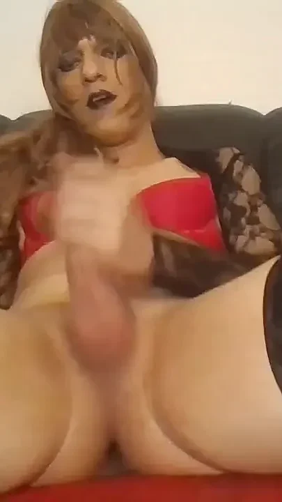 Sissy is cuming