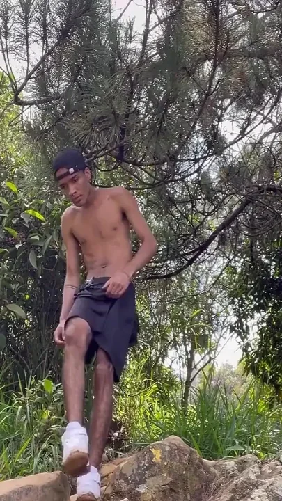 Exhibitionist Gets Naked in the Middle of the Mountain