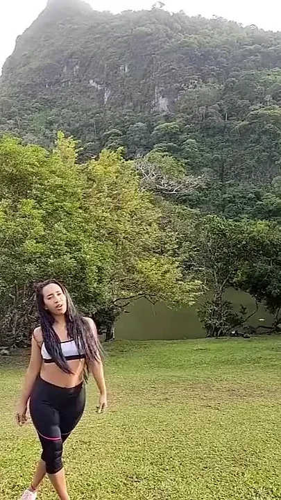 Outdoor sex with the tour guide