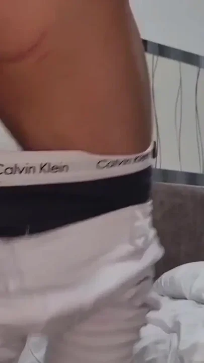 AMATEUR MALE ASS OF A SEXY GUY - CUMSHOT AND FINGER IN THE ASS WITH DIRTY