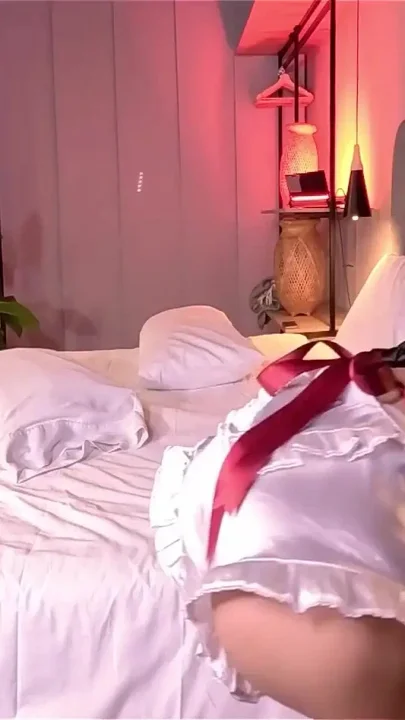 Maid Gives Extra Services for the Highest Rating of Her Service