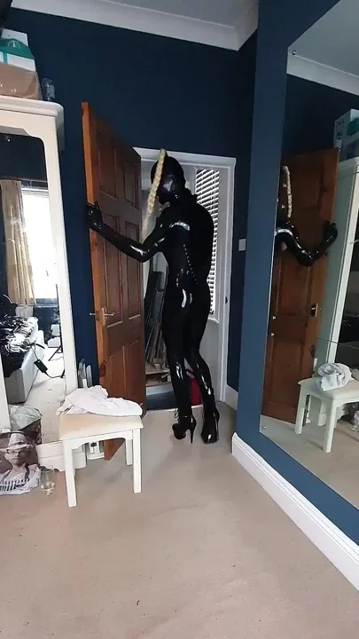 Jessica Doll needs to get back in her cage