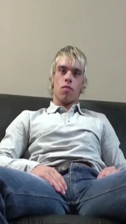 Daniel exposes his young muscular body eager to masturbate on camera