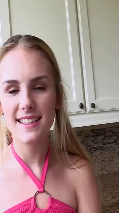 18yo Blonde Getting Stretched