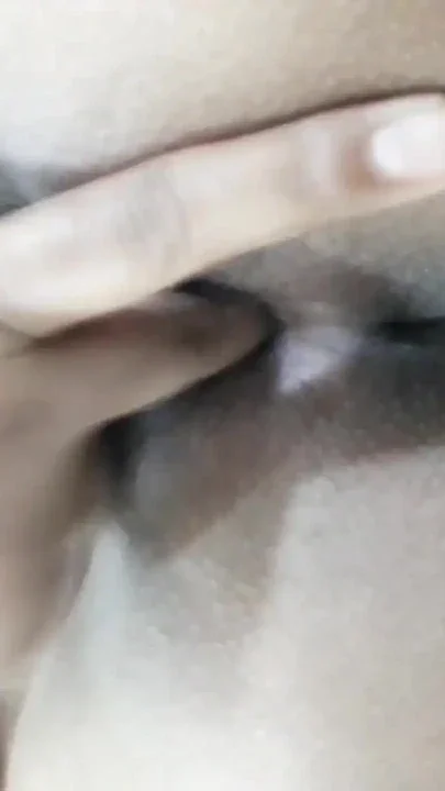 Golden pussy girl fucks in oyo room Clip 2