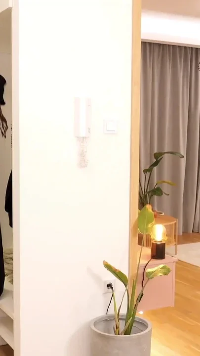 Hot Beauty Mia Stone Meets Freakyt