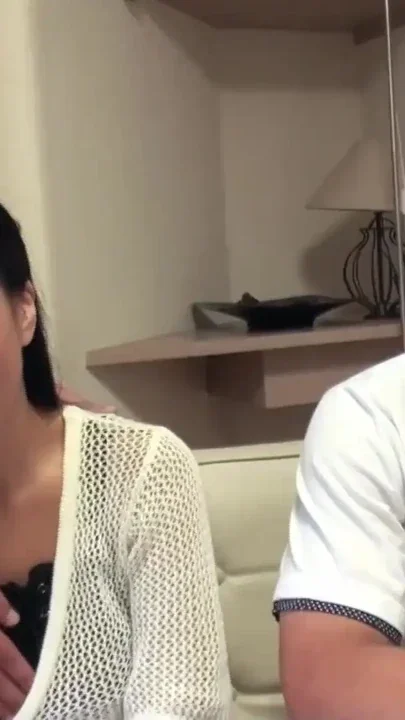 Having A Threesome Right In Front Of My Husband - Amateur Wife Who Is Thoroughly