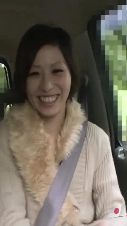 Cute Asian cougar presents her slender body for creampie