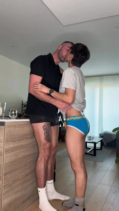Twink Cums Getting Bred by Tall Brit