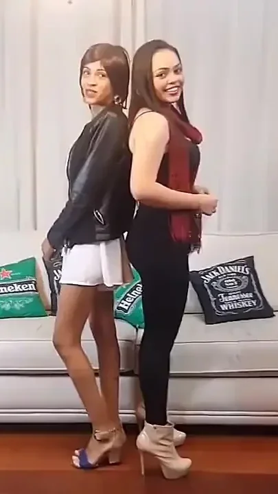 Lesbian Hot Kisses Girls