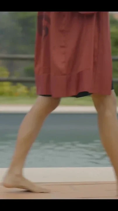 I grab a bowl of fruit and head out to the hotels pool